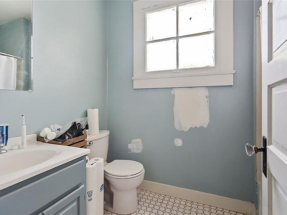 4th image of 6215-17 York St