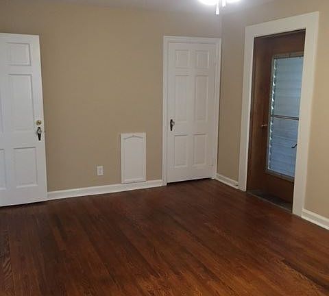 4th image of 2902 Losantiville Ave #2