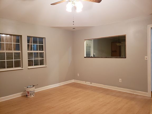 3rd image of 3397 Maura St