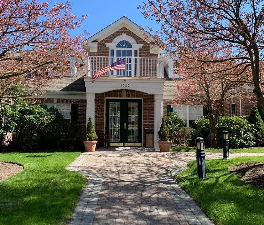 1st image of 908 Four Seasons Dr