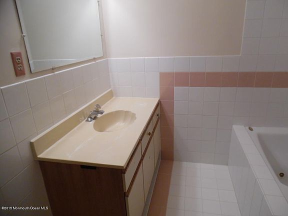 5th image of 2106 Adams Avenue #2