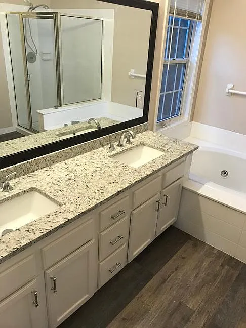 3 bed, 2.5 bath, 2000 sqft, $2,195 — Photo 4