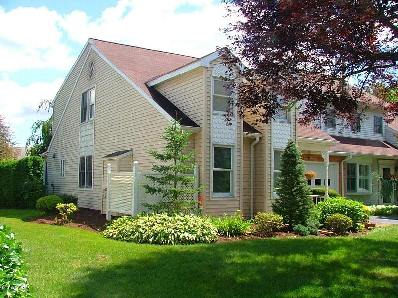 1st image of 122 Willowbrook Blvd