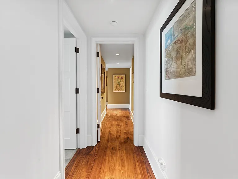 E Pearson St — Photo 24