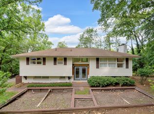 洋書 Mountain Houses Plan 23609JD: One Story Mountain Ranch Home with Options