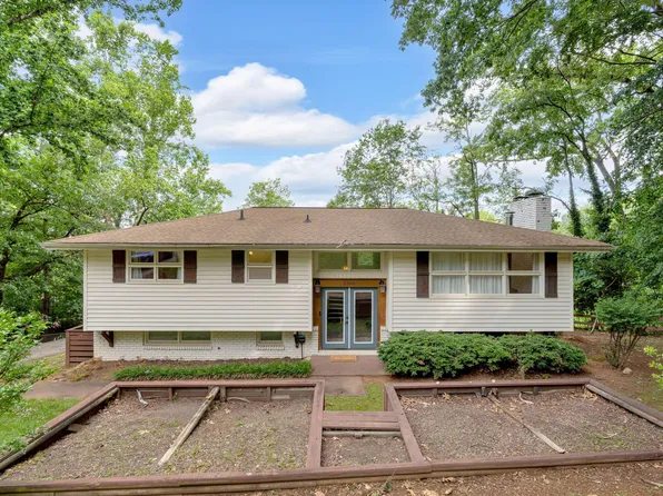 2306 Mountain Dr, Kingsport, TN 37664