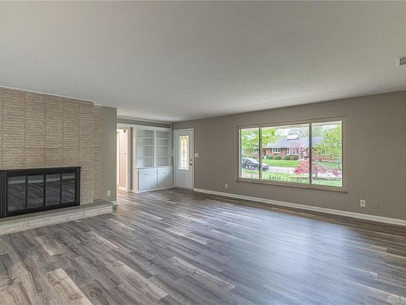 4th image of 227 Marchester Dr