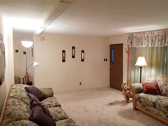 3rd image of 332 Queen Palm St