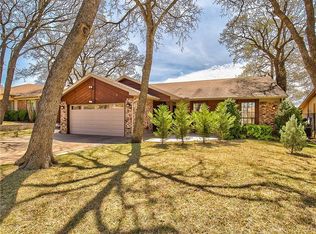 2116 Rainwood Ct, Arlington, TX 76017