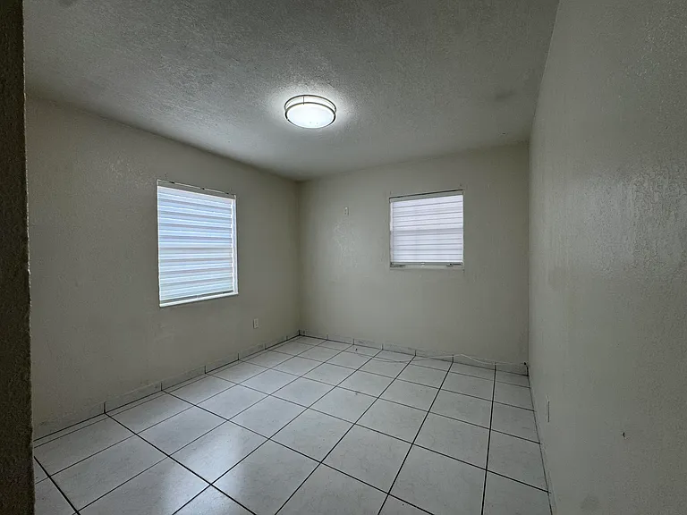 3540 NW 95th Ter — Photo 24
