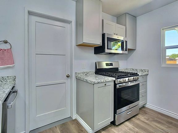 5th image of 3327 53rd St