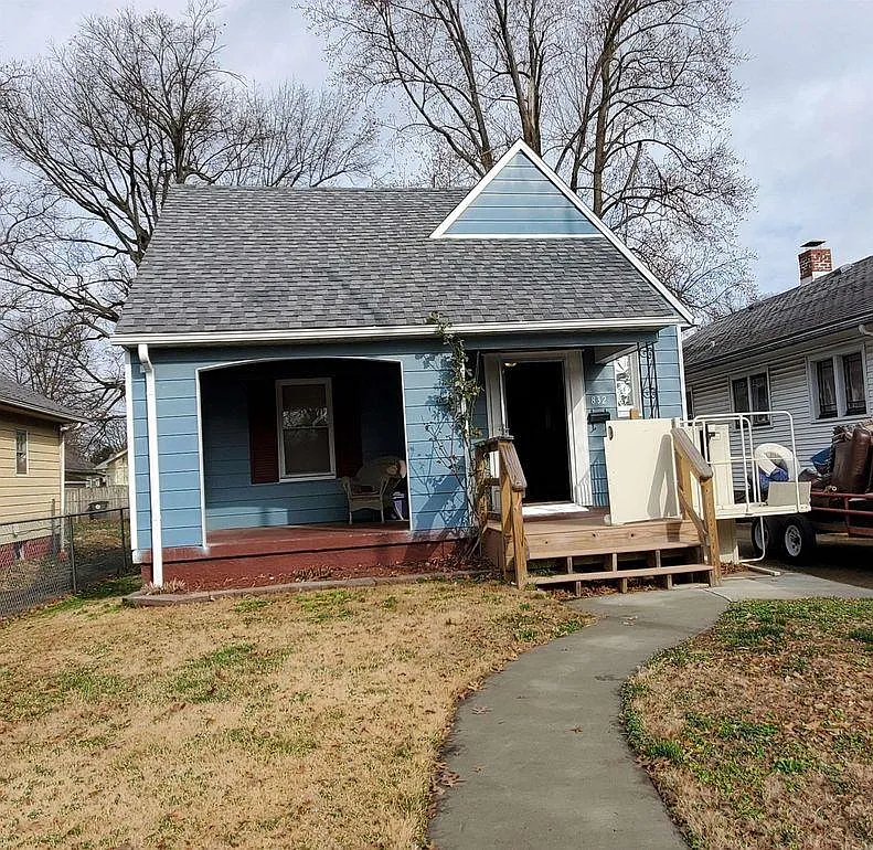836 Taylor Ave photo 1