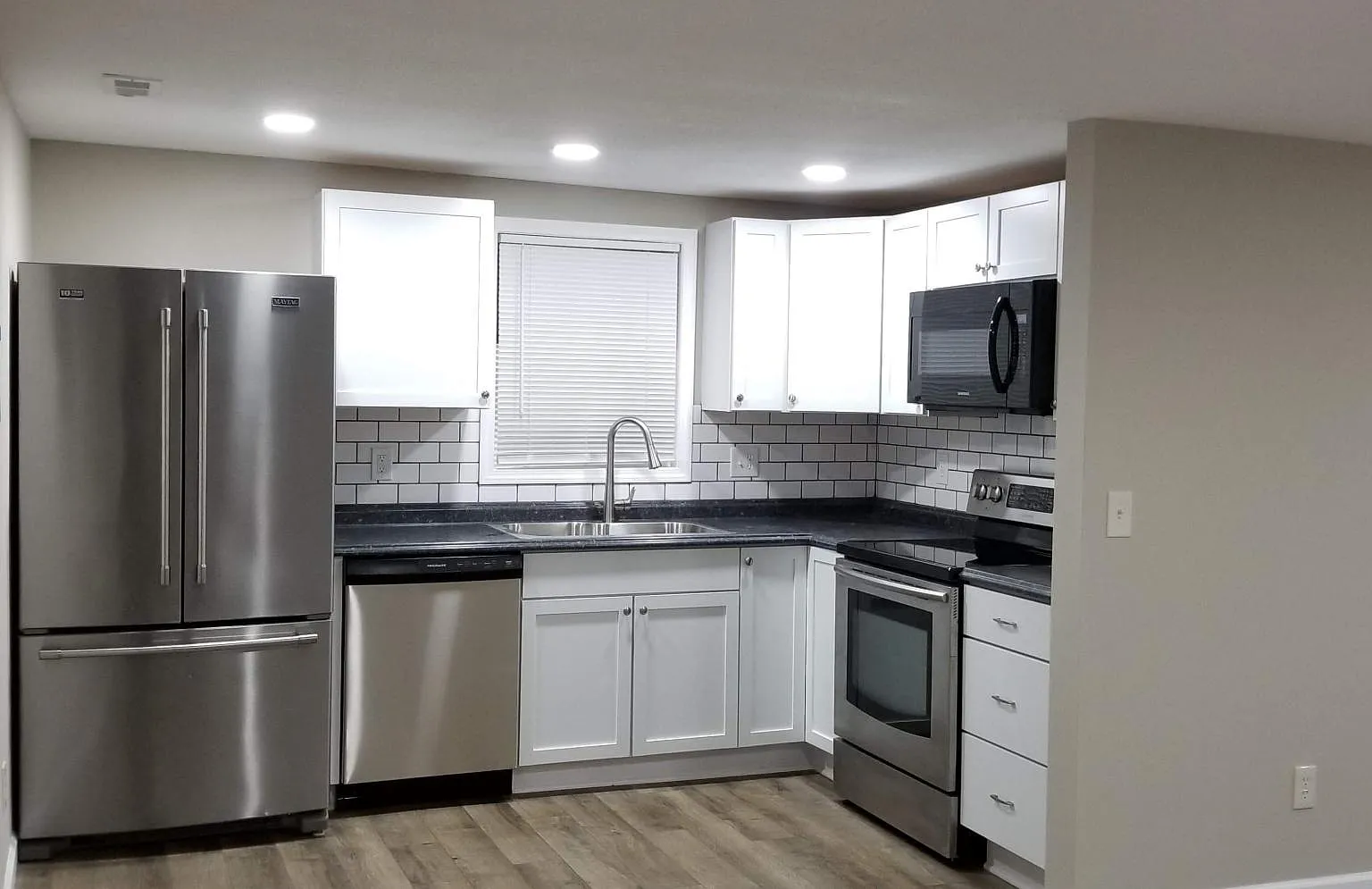 2 bed, 720 sqft, $1,200 — Photo 3