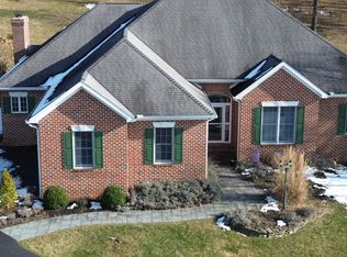 11253 Weatherstone Dr, Waynesboro, PA