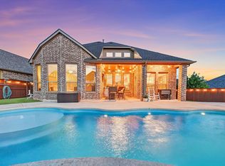 1812 Briscoe Dr, Lantana, TX 76226