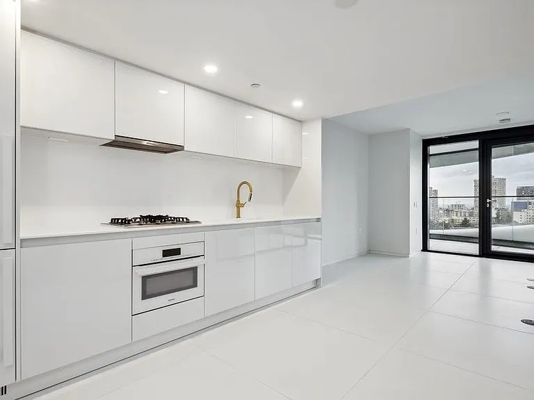 1033 Nelson St #1605 — Photo 3