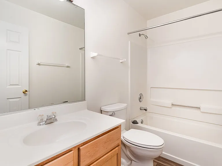 593 Springbrook Trl N — Photo 11