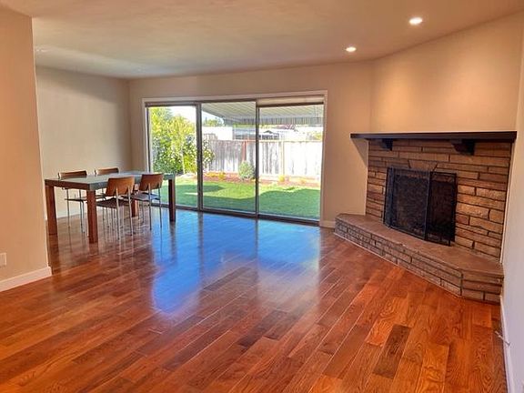 4th image of 2446 Villa Nueva Way