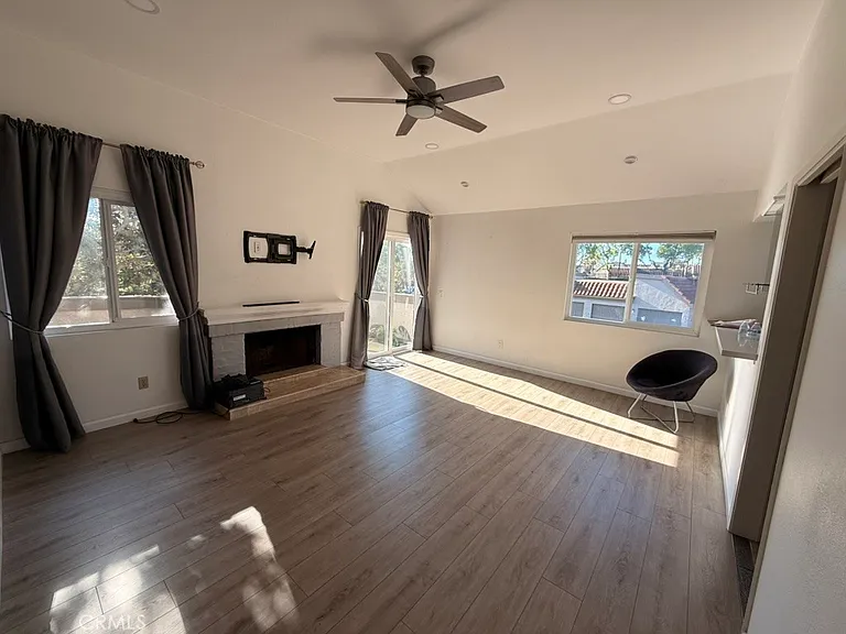 28121 Mariposa — Photo 6