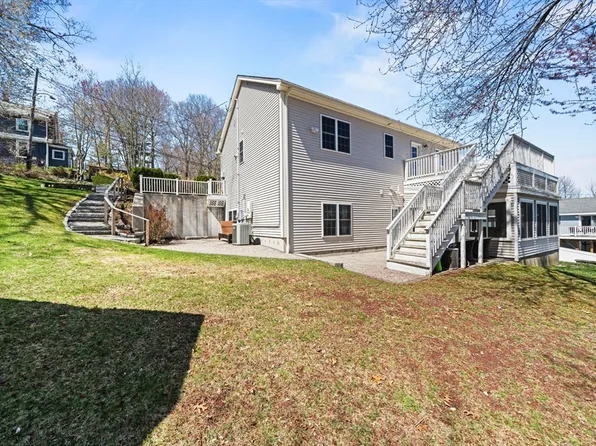 6 Fairlawn Ave, Burlington, MA 01803