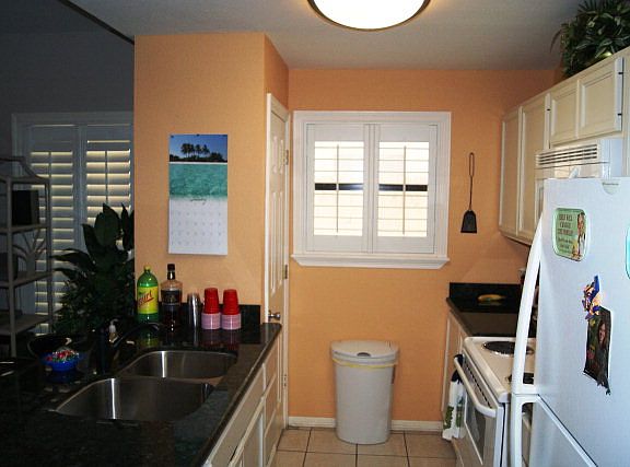 5th image of 123 E Cora Lee Dr #101