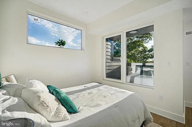 2 bed, 830 sqft, $2,850 — Photo 4