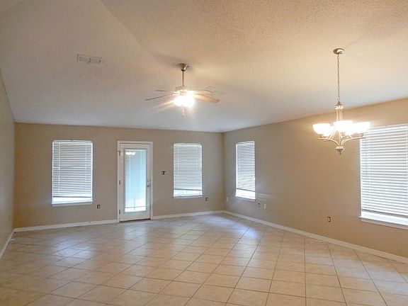 3rd image of 317 Sandy Cay Dr