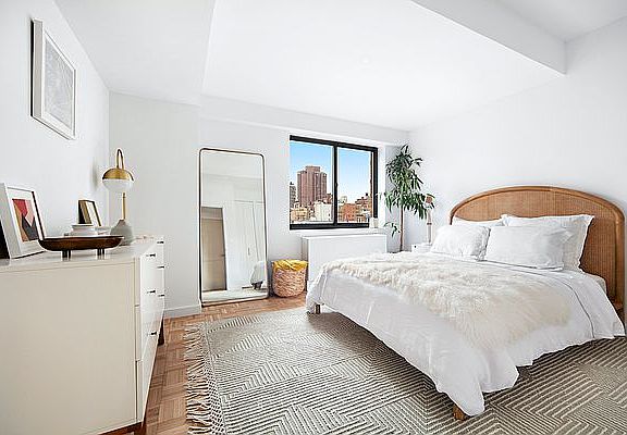 4th image of 200 E 87th St APT 16-H