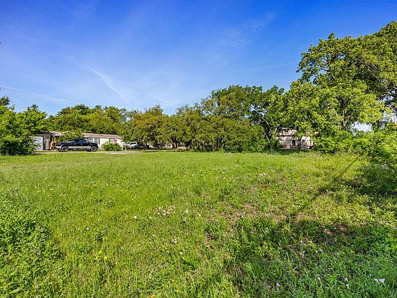 5th image of 2704 Poplar Ln
