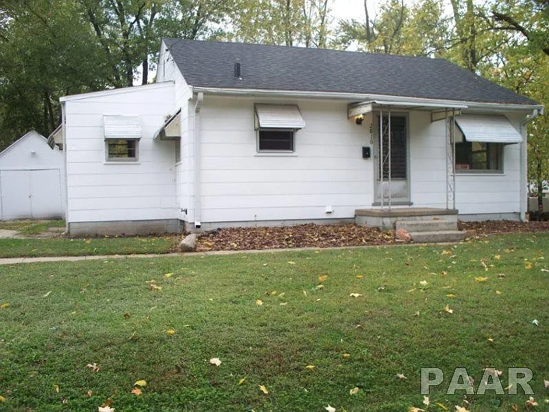 2810 W Garden St photo 1