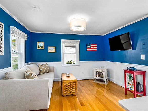 3rd image of 128 Sea St Unit 2