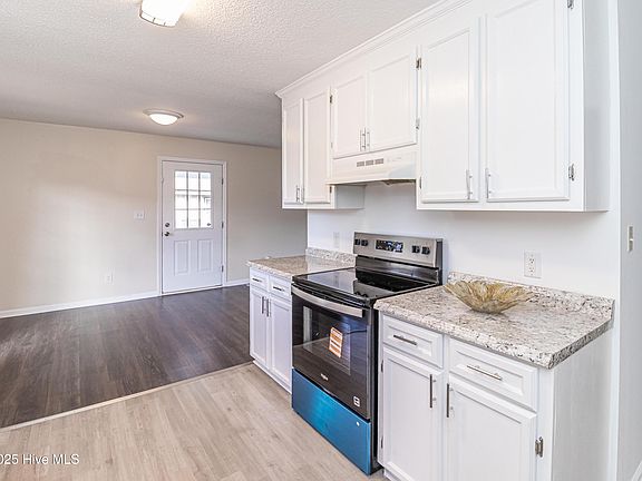 5th image of 204 Mercer Court