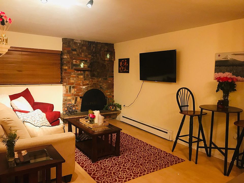 1st image of 1008 N Corona St APT 10