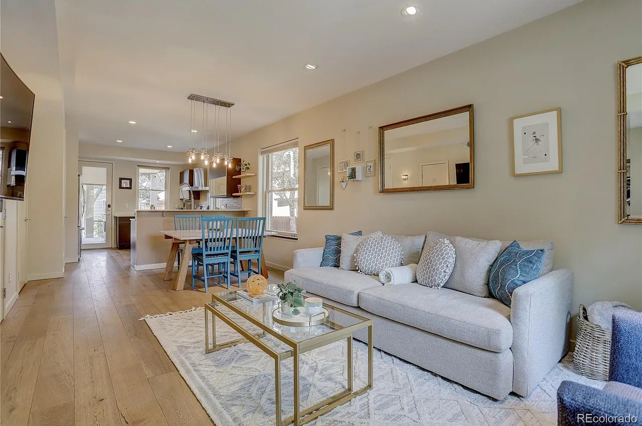 2 bed, 2.5 bath, 1813 sqft, $3,360 — Photo 4