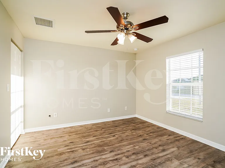 2018 NW 9th Pl — Photo 15