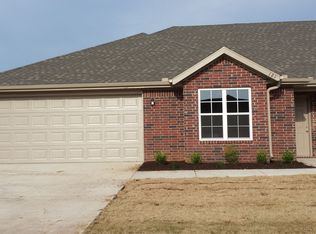 121 Sage St, Centerton, AR 72719