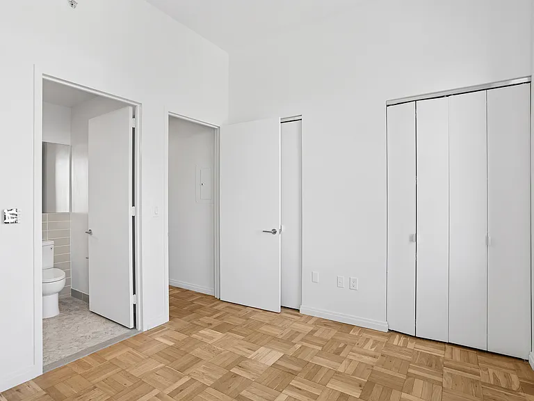 20 Exchange Pl — Photo 55