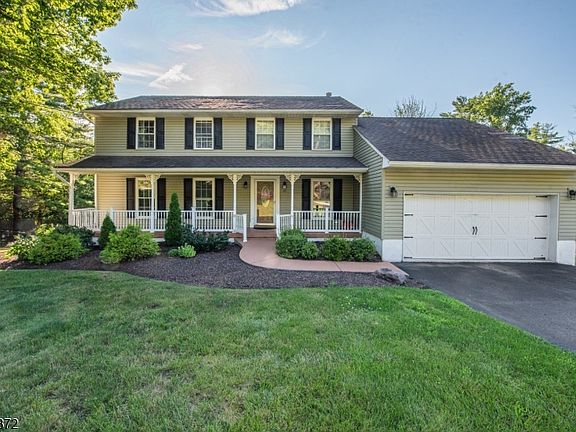2nd image of 43 Bisset Dr