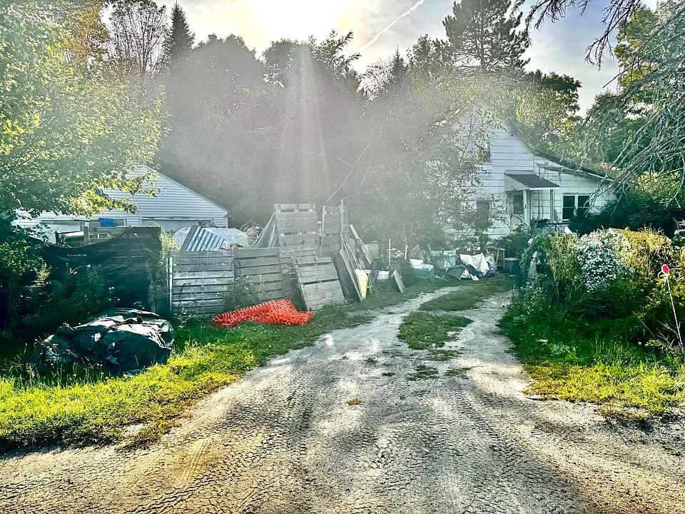 2nd image of 888 Hinckley Road