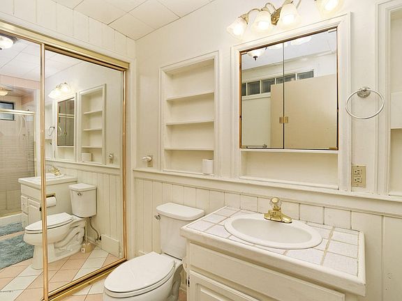 5th image of 2510 Blake Ave #1
