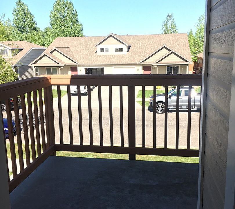 1st image of 825 Forestglen Dr APT E