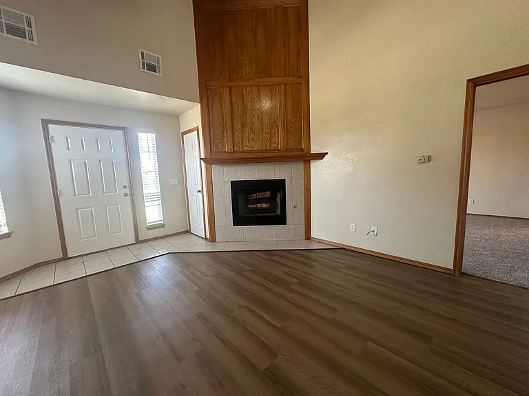1427 SW 23rd St — Photo 5