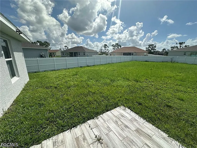 1518 NE 43rd Ln — Photo 21