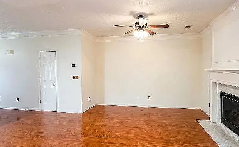1587 River Main Ct — Photo 5