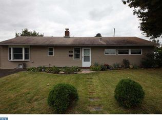 54 Vineyard Rd, Levittown, PA 19057
