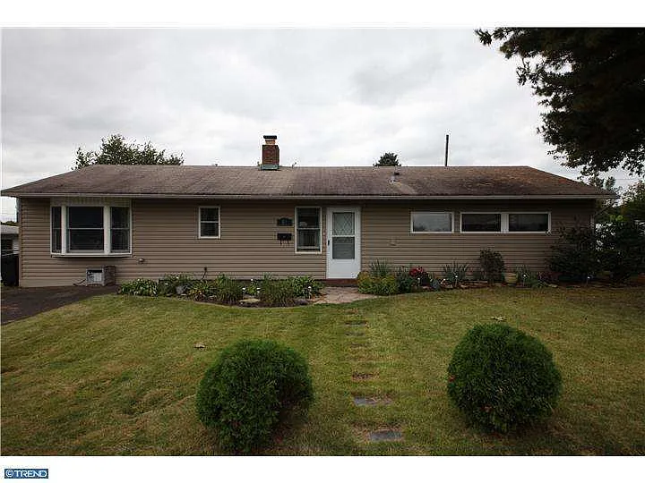 54 Vineyard Rd photo 1