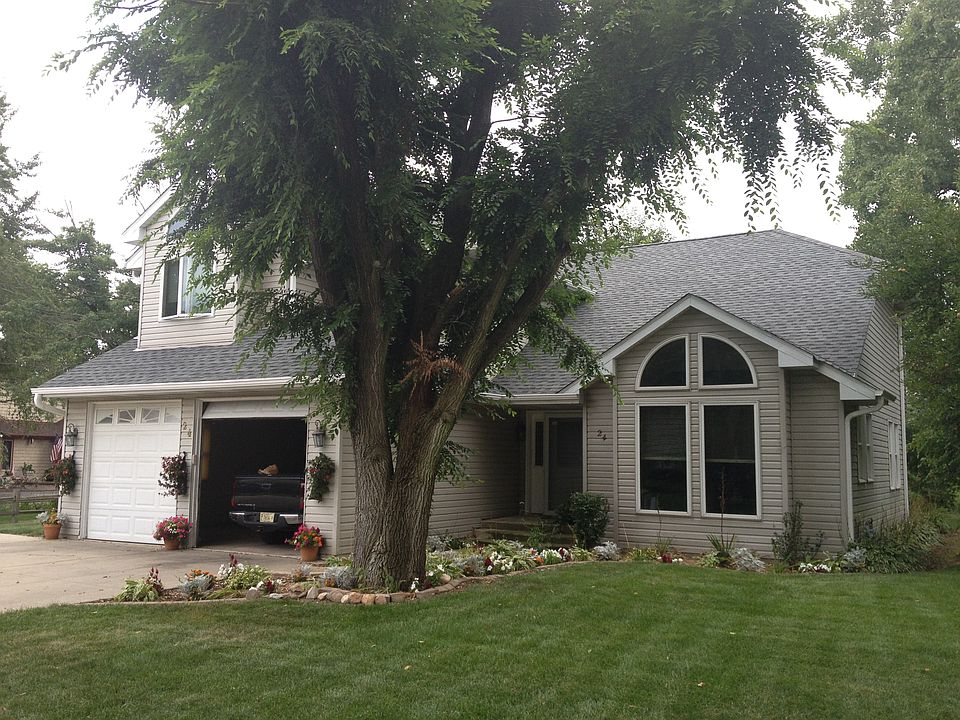 24 Lake Metonga Trl, Grant Park, IL 60940 Zillow