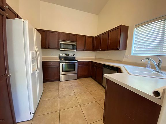 4th image of 4034 E Chaparosa Way