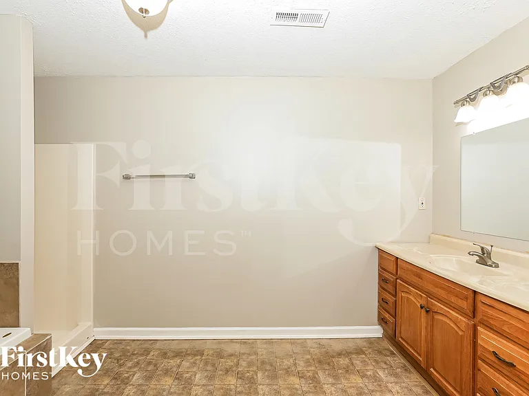 200 Ridge Way — Photo 11