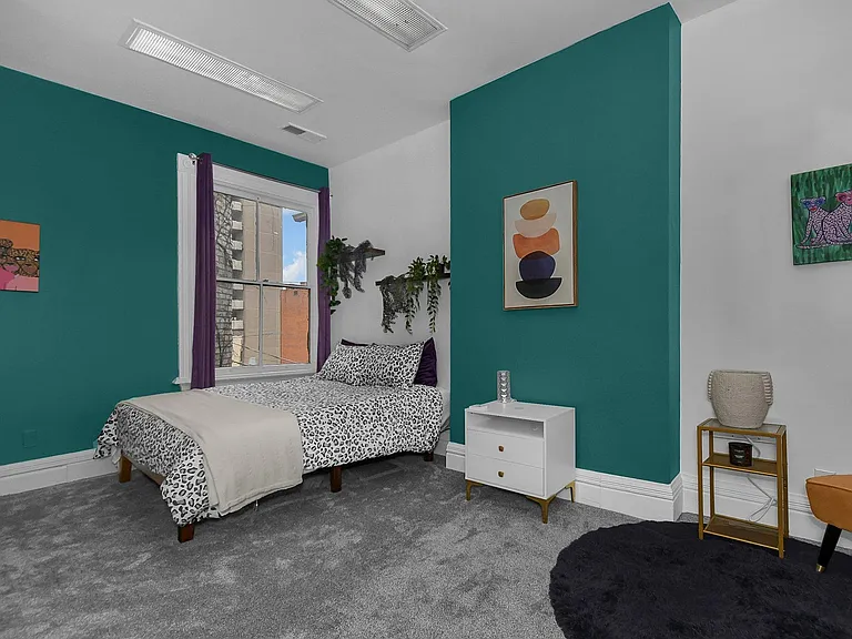 208 E State St #2 — Photo 5